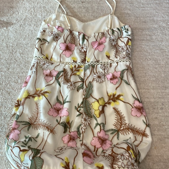 Small Kailier Floral Midi Dress - Picture 8 of 11